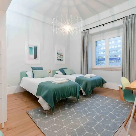 Bed & Breakfast Nlc & Lisbon