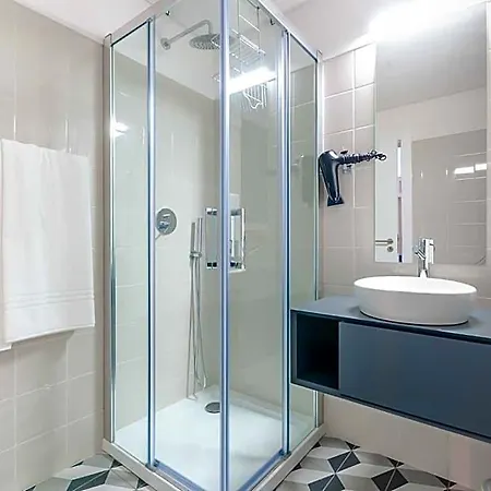 Nlc & Bed & Breakfast Lisbon
